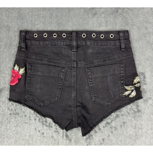 LITZ by UNIQ Black Floral Embroidered Denim Booty Shorts Juniors Sz Small NEW - Picture 2 of 6